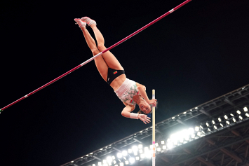 Ирина Жук завершила выступление в финале ОИ в прыжках с шестом