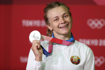 Ирина Курочкина принесла Беларуси олимпийское серебро, как минимум второе место обеспечил себе Магомедхабиб Кадимагомедов, а Ванесса Колодинская поборется за бронзу
