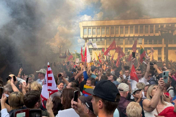 Глава МИД Литвы: организаторы беспорядков зарабатывают политический капитал на разжигании розни