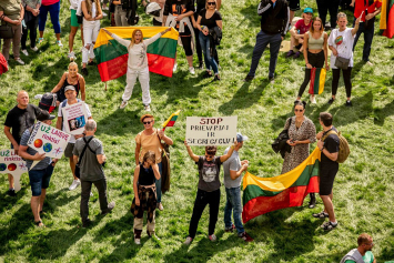 Прокуратура Литвы просит арестовать задержанных участников протеста в Вильнюсе