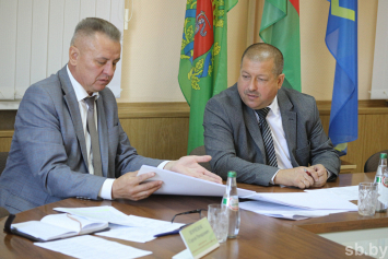 Помощник Президента Анатолий Линевич провел прием граждан в Лиозно 