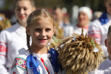 Брестская область первой в стране ярко и масштабно празднует "Дажынкі" 