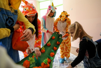«Тонна положительных эмоций в ответ». Волонтеры БГУКИ устроили праздник для детей в день рождения БРСМ