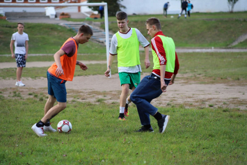 Милиционеры ИДН Заводского района Минска провели матч по мини-футболу среди подростков