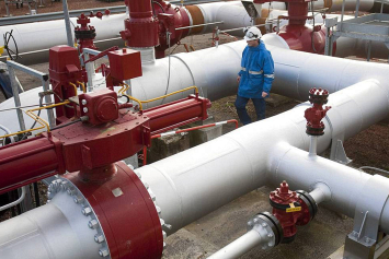 Цена на газ в Европе снова превысила $900 за тысячу кубометров