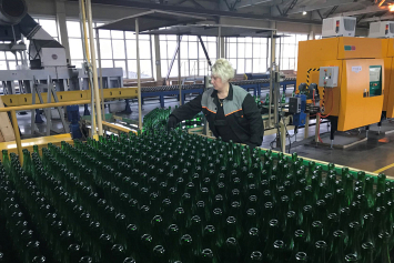 Облегченные бутылки, инновационные технологии, почти 200 рабочих мест — в Гродно строят современный стеклозавод
