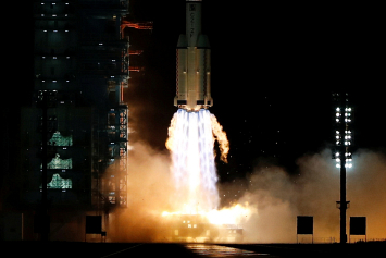 Китай успешко осуществил запуск пилотируемого корабля "Шэньчжоу-13" к орбитальной станции