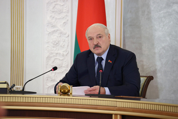 Лукашенко: сильные государства хотят уничтожить своих конкурентов