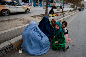 ВОЗ направила в Афганистан партию медикаментов для лечения 5 тысяч детей