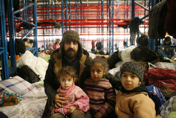 Лискович: ежедневно беженцам выдается 8 тонн продуктов
