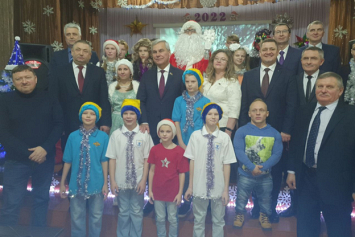 В рамках акции «Наши дети» Беларусбанк вручил подарки воспитанникам Бегомльской школы-интерната