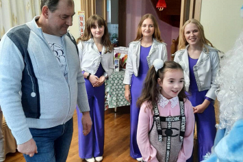 "Будущее страны – в надежных руках": депутаты поздравили воспитанников детского дома в Микашевичах