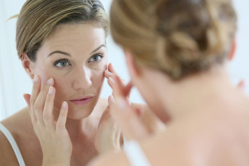 Как ухаживать за кожей после появления первых морщин, рассказала дерматолог