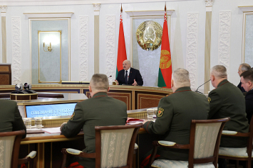 Лукашенко: белорусская разведка обнаружила вблизи границы группу наемников