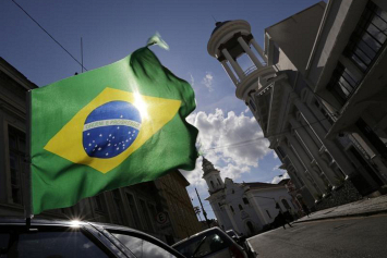 Экс-глава МИД Бразилии раскритиковал санкции Запада в отношении России