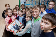 Накануне Дня космонавтики «Сельская газета» сделала необычный подарок ребятам и педколлективу СШ № 59 Гомеля