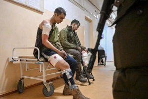 Минобороны РФ: не менее 1026 украинских военных добровольно сложили оружие в Мариуполе