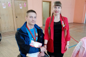 Дмитрий Ходас из Хойник выиграл чемпионат Беларуси по пауэрлифтингу среди людей с ограниченными возможностями