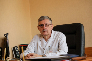 Главный врач 10-й больницы Минска — о ковиде, сложных операциях и благодарности в глазах пациентов