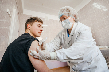 Более 5,72 млн белорусов прошли полный курс вакцинации против коронавируса