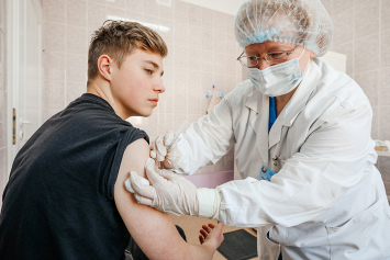 Более 79 тысяч подростков прошло полный курс вакцинации от ковид 