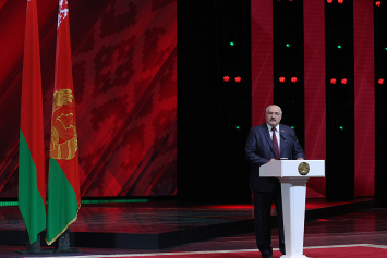 Лукашенко: наша тихая скорбная память о жертвах Великой Отечественной войны теперь станет набатом