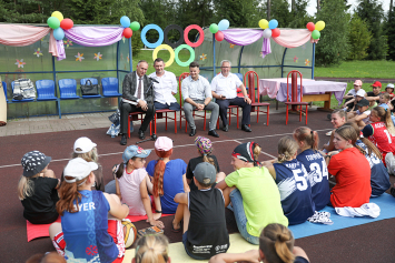 «Шаг к успеху»: о чем юные спортсмены спрашивали известного паралимпийца Алексея Талая