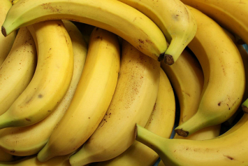 Бананы полезно ежедневно употреблять в пищу людям, склонным к депрессии и при стрессах