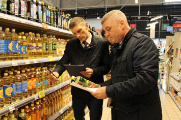 "Стоимость товаров постоянно фиксируем" - Неверов провел мониторинг цен в магазинах Гомеля