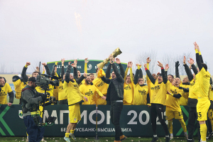 «Шахтер» в четвертый раз в истории стал чемпионом Беларуси по футболу