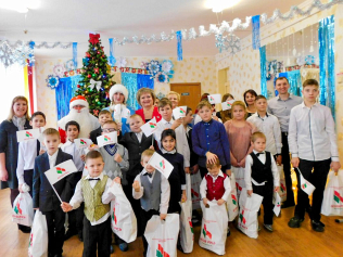 В Бобруйске в канун Рождества «Белая Русь» поздравила воспитанников социального приюта