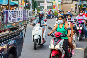 Тайские таксисты на мотобайках устроили массовую драку из-за туристов