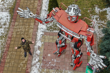 Робот-великан, наноспутник и интеллектуальное рукопожатие – лучшие фото «СБ» за неделю