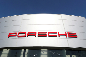 Porsche анонсировал новый Cayenne
