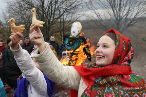 «Чырачкі» весну призовут – десятки участников собрал в Тонеже уникальный народный обряд