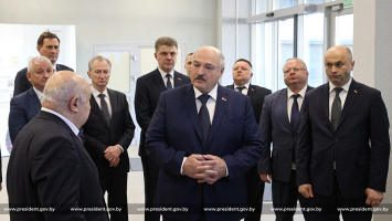 Лукашенко посещает ОАО «Планар»