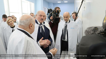 Лукашенко: в развитии белорусской микроэлектроники на современном этапе есть подвижки