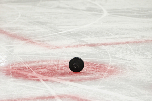 «Авангард» третий раз обыграл «Металлург» в матче второго раунда плей-офф КХЛ