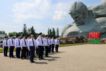 Фотофакт. Генпрокурор Андрей Швед почтил память защитников Брестской крепости