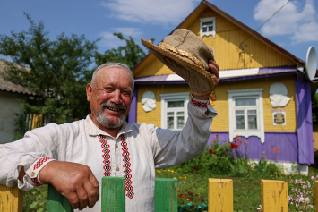 Бывший военный создал в деревне под Слуцком уникальный музей в память о малой родине