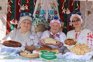 Самый масштабный хлебный фестиваль Беларуси «Бацькава булка» прошел в Свислочи