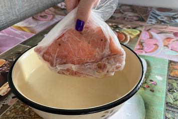 Как отмыть нагар газировкой и быстро вынуть кости из рыбы: проверили популярные лайфхаки из TikTok