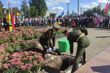 В Гомельском районе перезахоронили останки солдата, доставленные из Смоленской области