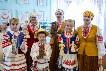 В Слуцком районе мастера передают детям азы традиционной культуры