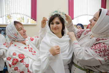 Более 200 участников собрал смотр-конкурс свадебных обрядов Витебщины в Дубровенском районе