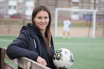 Футбольный тренер из Лиды Мария Буйко растит будущих чемпионок, а три ее воспитанницы уже играют в высшей лиге