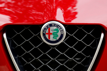В Alfa Romeo заявили о нежелании превращаться в бренд кроссоверов