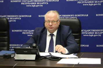 Состояние дорог и торговое обслуживание – председатель КГК провел прямую линию с жителями Дзержинского района