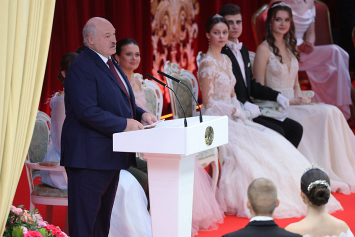 Лукашенко дал напутствие белорусской молодежи. Подробности Новогоднего бала во Дворце Независимости