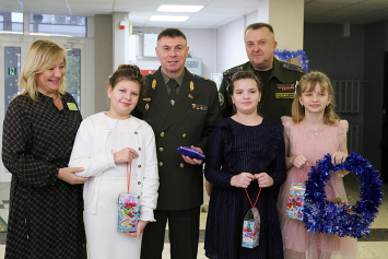 Для защитников Отечества все дети свои – Лукьянович на акции «Наши дети» в реабилитационном центре
